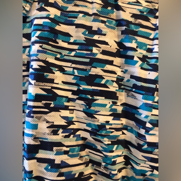 Calvin Klein patterned button up - Picture 4 of 4